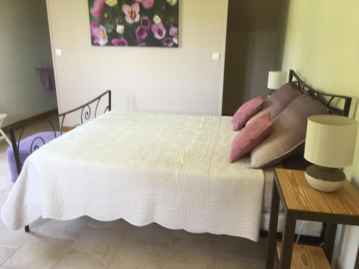 Chez Bernadette Et Victor Bed & Breakfast Витрак Екстериор снимка