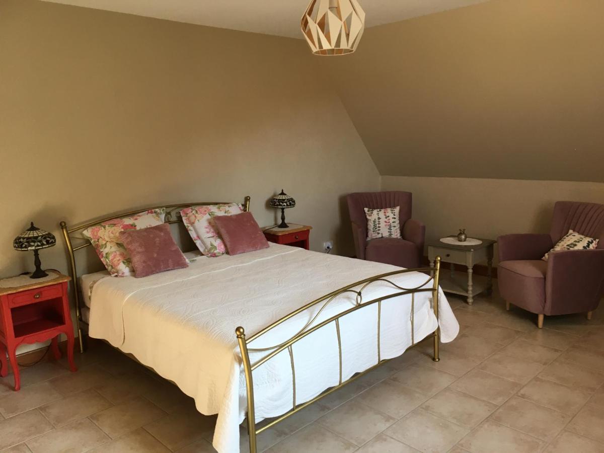 Chez Bernadette Et Victor Bed & Breakfast Витрак Екстериор снимка