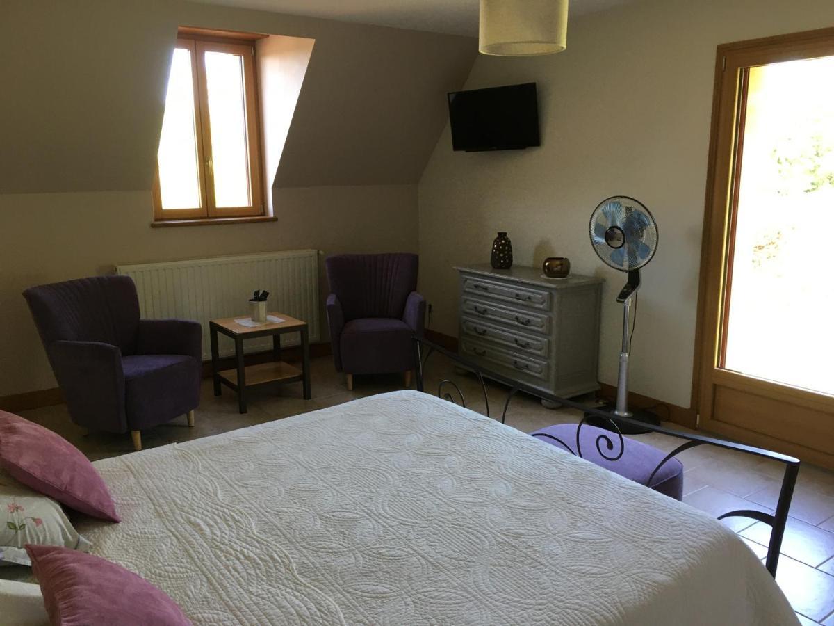 Chez Bernadette Et Victor Bed & Breakfast Витрак Екстериор снимка