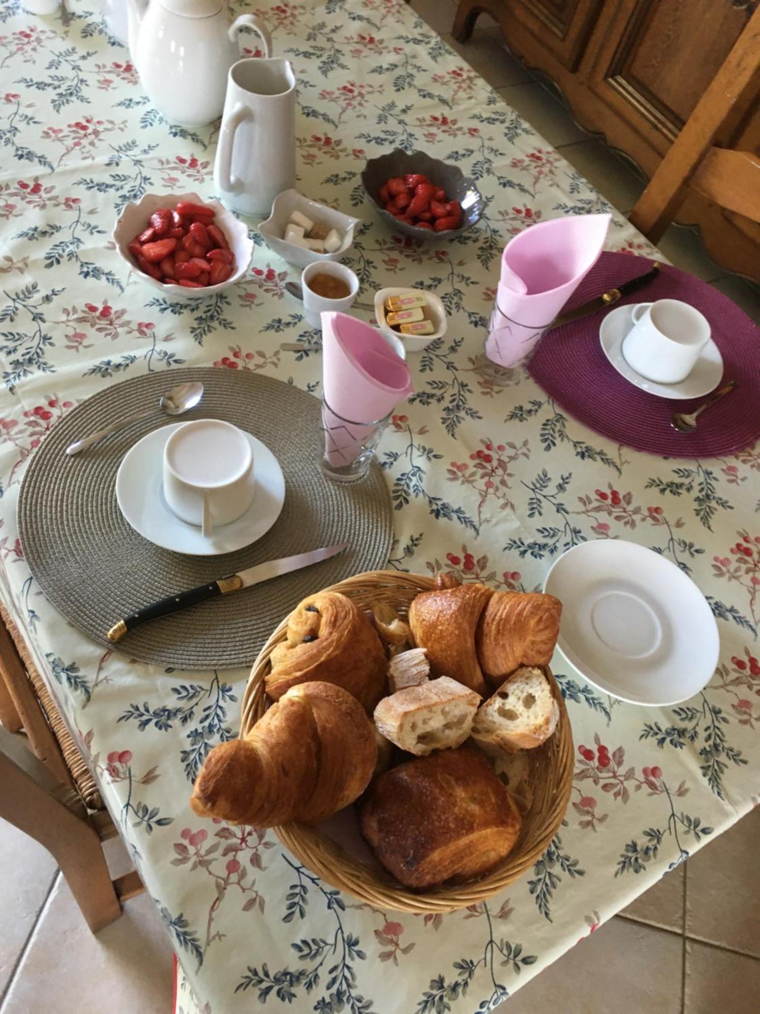Chez Bernadette Et Victor Bed & Breakfast Витрак Екстериор снимка