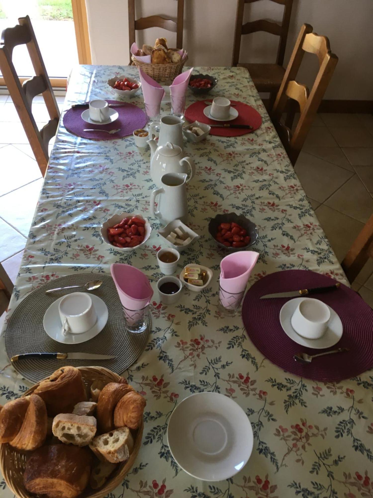 Chez Bernadette Et Victor Bed & Breakfast Витрак Екстериор снимка